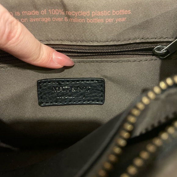 Matt & Nat Elegant Black Crossbody Bag - Picture 3 of 4
